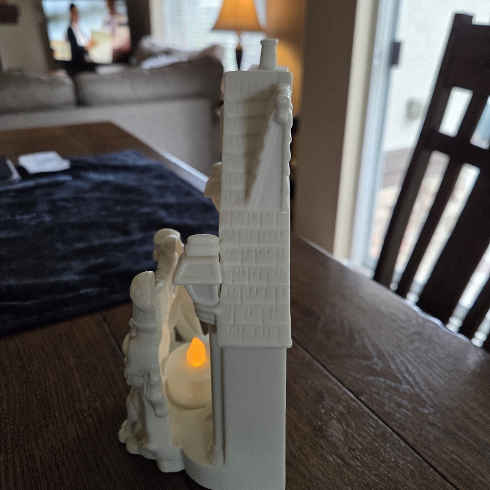 PartyLite Bakery Carolers Tea Light Holder Beautiful White Bisque - Picture 6 of 11